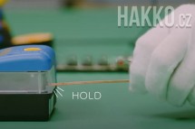 Díky upevňovacímu mechanismu odpadá nutnost ručního vytahování nového knotu po odstřižení