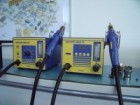 Horkovzdušná stanice Hakko FR-801 a FR-802 na pracovišti.
